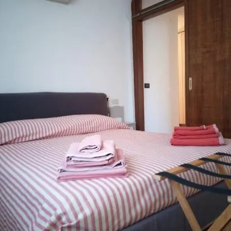 Torno Subito... Citra: 011015-lt-1819 Apartment La Spezia